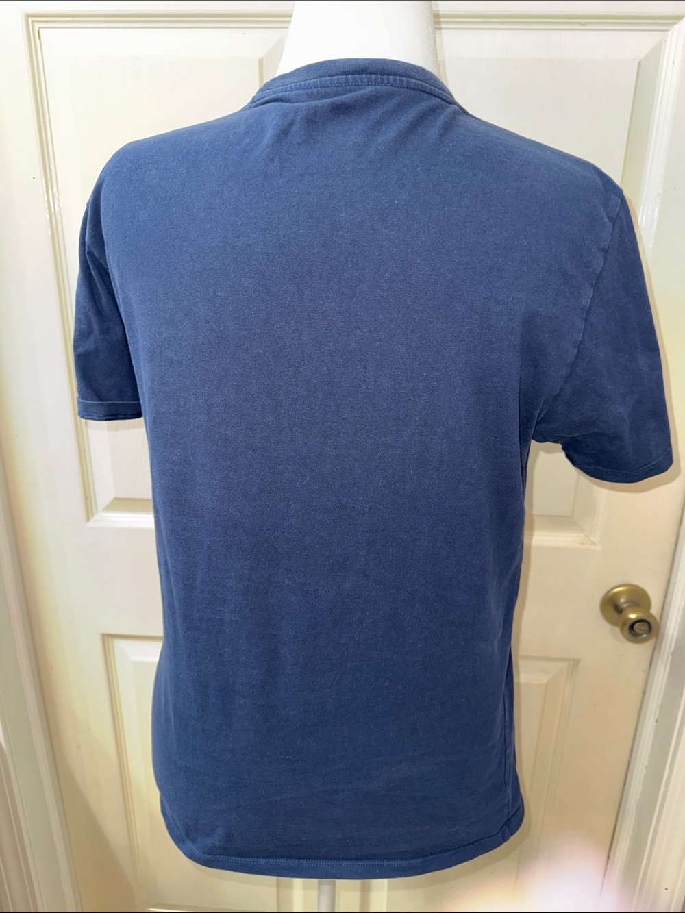 Levi's Navy Blue Classic Logo Short Sleeve Navy Tee with Red Back Graphic Size M - Picture 5 of 8